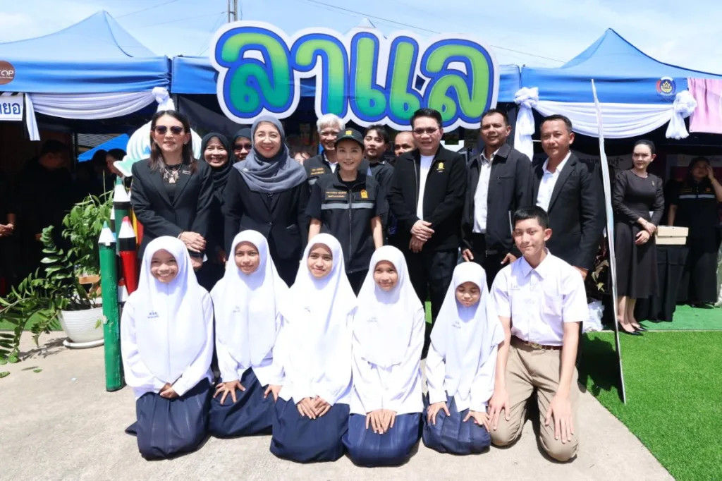 สพฐ. ร่วม ศธ. ลงพื้นที่พัทลุง ขับเคลื่อน "เรียนดี มีคุณธรรม" เดินหน้าลดภาระ-แก้หนี้ครู ส่งเสริมศักยภาพนักเรียนทุกมิติ