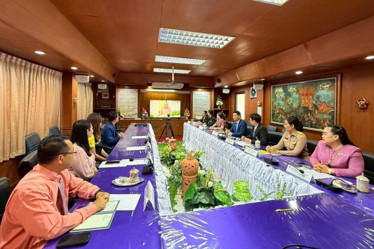 สพป.บุรีรัมย์ เขต ๑ จัดประชุมพิธีเปิดความร่วมมือและปฏิบัติการตรวจร่วม นักเรียนปลอดภัย ห่างไกลบุหรี่ไฟฟ้าและยาเสพติด
