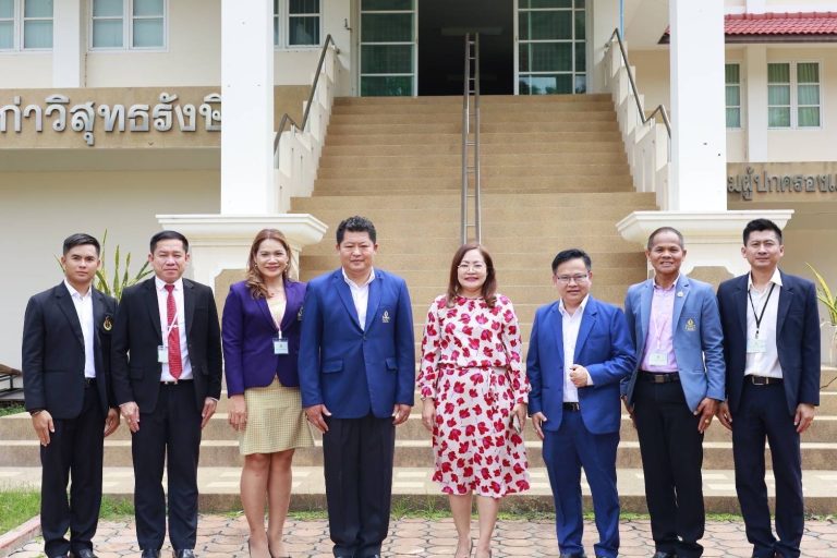 สพฐ. เยี่ยมสนามสอบครูผู้ช่วย กรณีมีความจำเป็นหรือมีเหตุพิเศษ ย้ำโปร่งใสตรวจสอบได้ คัดครูคุณภาพตอบโจทย์บริบทพื้นที่