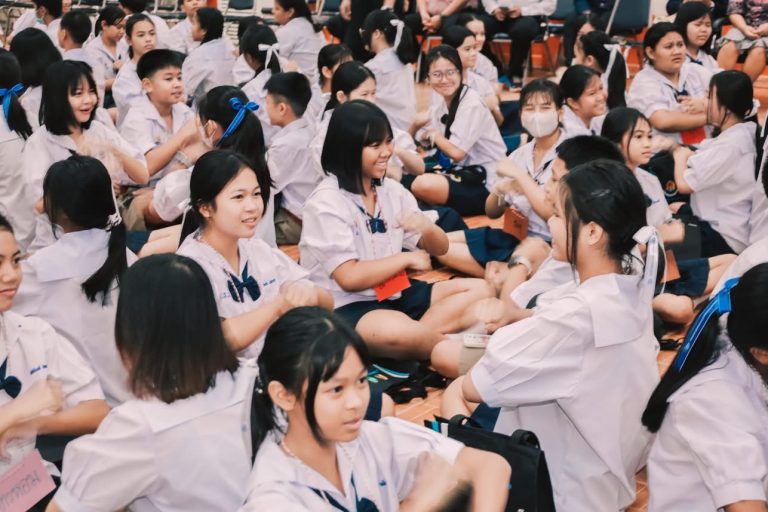 โรงเรียนศรีบุญเรืองวิทยาคาร สพม.เลย หนองบัวลำภู จัดกิจกรรมปฐมนิเทศและอบรมคุณธรรม จริยธรรม นักเรียนระดับชั้นมัธยมศึกษาปีที่ 1 และ 4