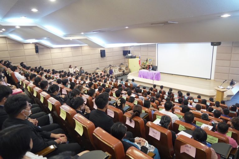 สพฐ. ปฐมนิเทศครูผู้ช่วย 374 ราย “ครูรุ่นใหม่” ขับเคลื่อนการศึกษาไทยด้วยหัวใจและจิตวิญญาณแห่งความเป็นครู