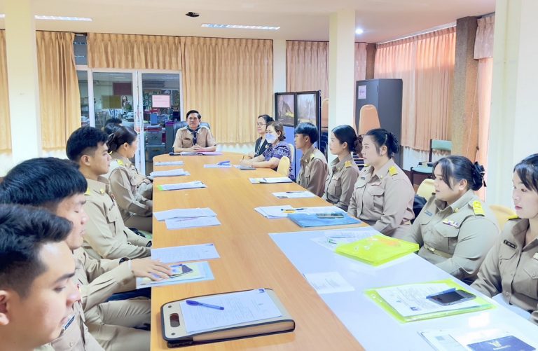 ผอ.สพป.อุบลราชธานี เขต 1 ปฐมนิเทศครูผู้ช่วย กรณีที่มีความจำเป็นหรือมีเหตุพิเศษ แก้ไขปัญหาการขาดแคลนครูและบุคลากรทางการศึกษา