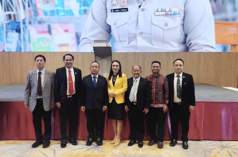 สพป.นราธิวาส เขต 3 ร่วมการประชุมสัมมนาเพื่อเสริมสร้างความรู้ความเข้าใจเกี่ยวกับการดำเนินงานของ อ.ก.ค.ศ. เขตพื้นที่การศึกษา