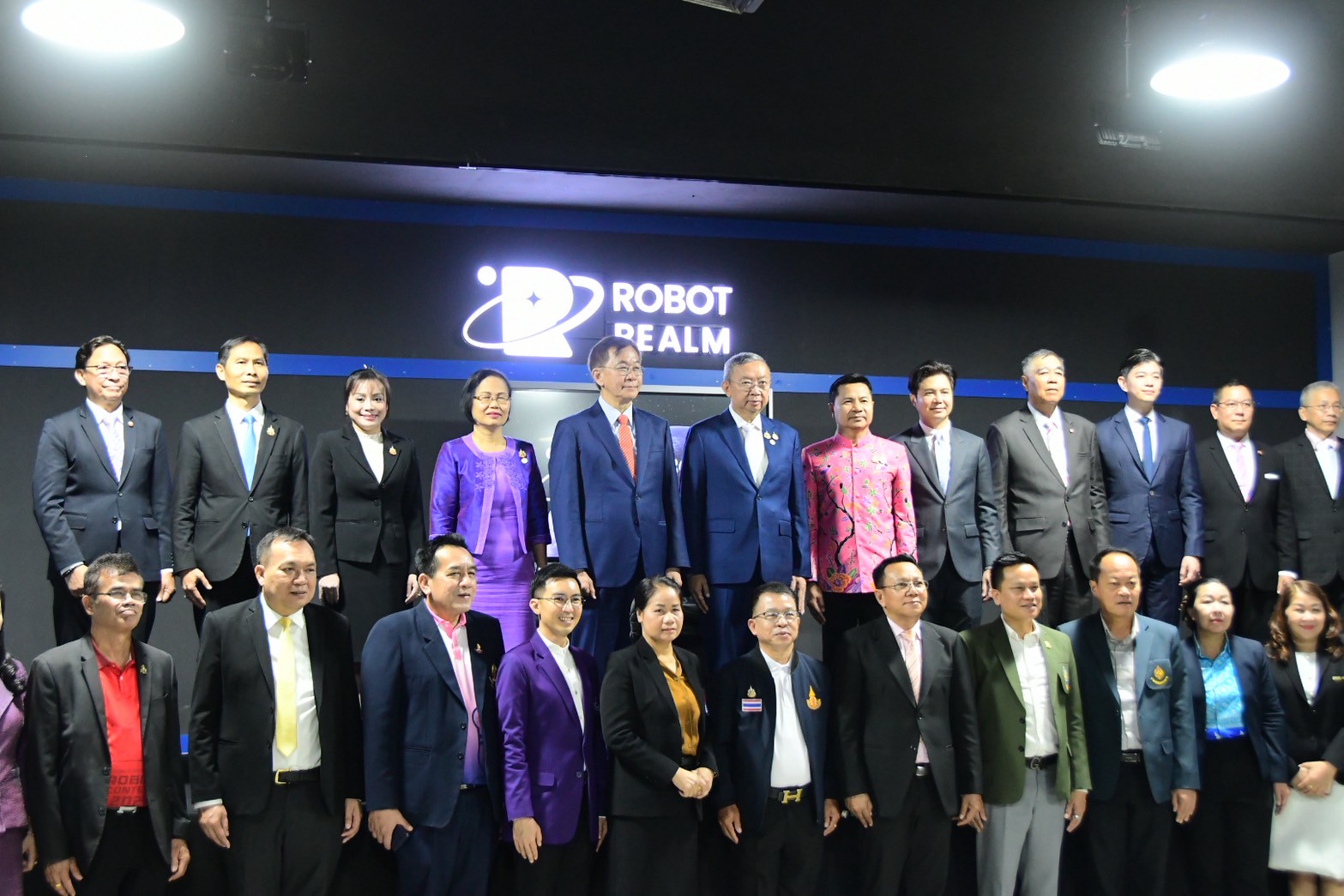 สพฐ. ร่วมงานมหกรรม "เรียนดี มีความสุข กับ 10 เส้นทางมหัศจรรย์ นวัตกรรมสร้างสรรค์ เพื่อเยาวชนไทย"