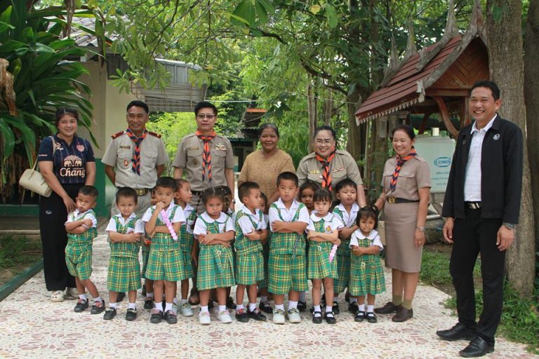 สพป.บุรีรัมย์ เขต ๑ ลงพื้นที่เยี่ยมให้กำลังใจพร้อมติดตามการดำเนินงานตามนโยบายการศึกษา “โรงเรียนน่าอยู่ ครูสอนดี นักเรียนมีความสุข” ภาคเรียนที่ ๑/๒๕๖๘ ณ โรงเรียนบ้านหนอง