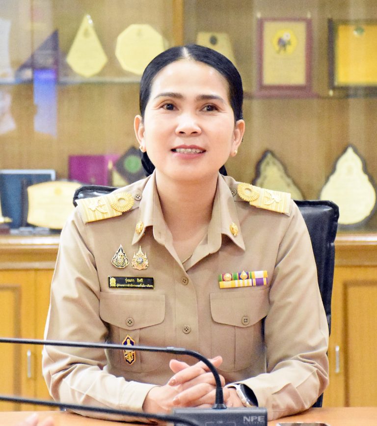 ผอ.สพป.หนองคาย เขต 1 ร่วมกิจกรรมวันคล้ายวันสถาปนาสำนักงานคณะกรรมการการศึกษาขั้นพื้นฐาน (สพฐ.) ครบรอบ 22 ปี “เรียนดีมีความสุข”