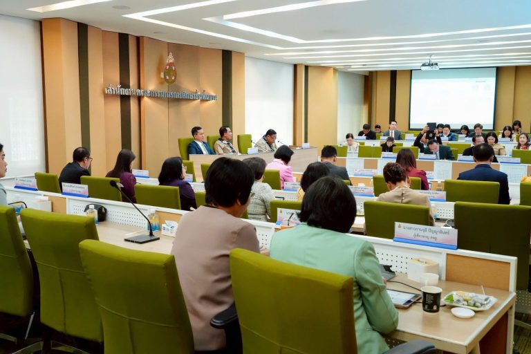 สพฐ. ยินดีผู้บริหาร ศธ. ชุดใหม่ นำทัพยกระดับการศึกษาสู่สากล เน้นย้ำความปลอดภัยโรงเรียนแนวชายแดน พร้อมใช้ระบบสำนักงานดิจิทัลเต็มรูปแบบ 8 ก.ค.นี้