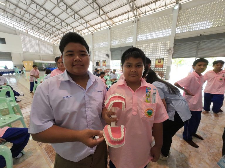 โรงเรียนภูหลวงวิทยา สพม.เลย หนองบัวลำภู ร่วมกับโรงพยาบาลภูหลวง จัดกิจกรรม “ฟันสะอาด เหงือกแข็งแรง” เพื่อถวายเป็นพระราชกุศลแด่สมเด็จพระศรีนครินทราบรมราชชนนี