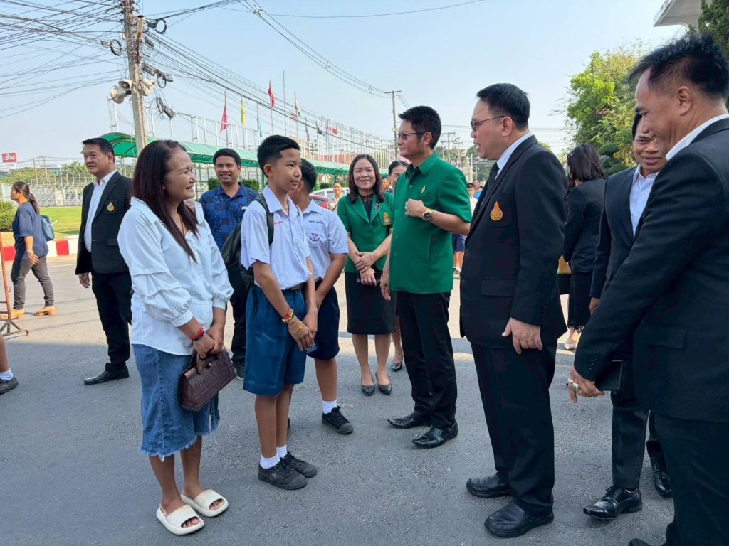 สพฐ. ลงพื้นที่ตรวจเยี่ยมสนามสอบเข้า ม.1 ย้ำโปร่งใส เป็นธรรม นักเรียนทุกคนมีที่เรียนแน่นอน