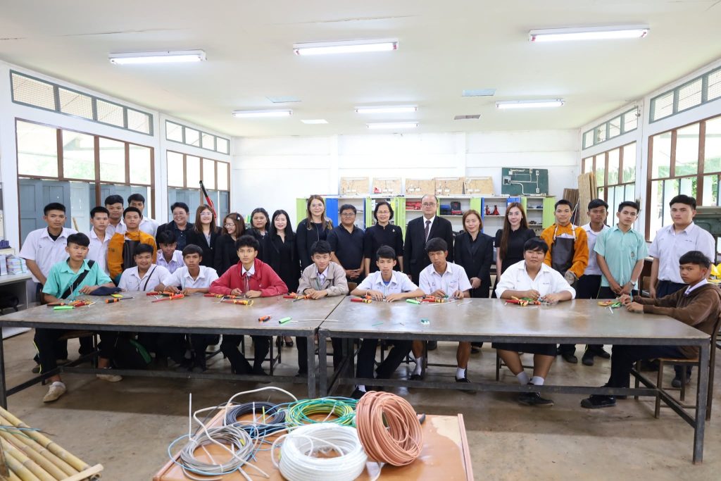 สพฐ. ติดตามการจัดการศึกษาสายอาชีพ จ.กาญจนบุรี หนุนผู้เรียนมีสมรรถนะวิชาชีพ สู่การมีงานทำ