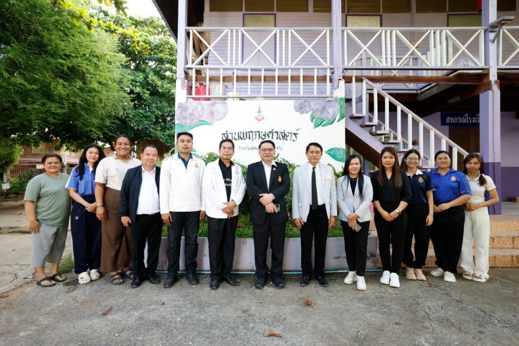 เลขาธิการ กพฐ. เยี่ยมโรงเรียนไทยวัฒนาประชารัฐ ชื่นชมศักยภาพ สร้างคนเก่งให้ประเทศ